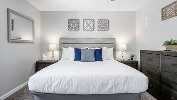 5 habitaciones, tabla de planchar con plancha, wifi y ropa de cama