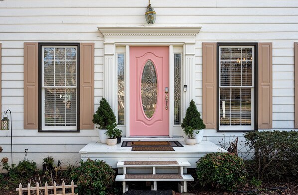 Exterior detail - 1223 Settlebench Ln NW Kennesaw (Kennesaw)