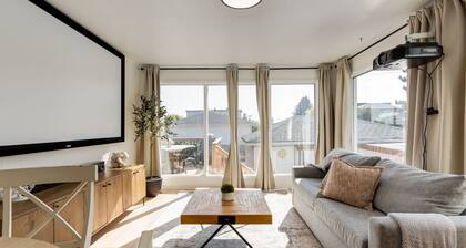 Ramsay Retreat Spa Vibes, Hot Tub & Skyline Views