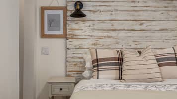 1 slaapkamer, een bureau, een strijkplank/strijkijzer, wifi