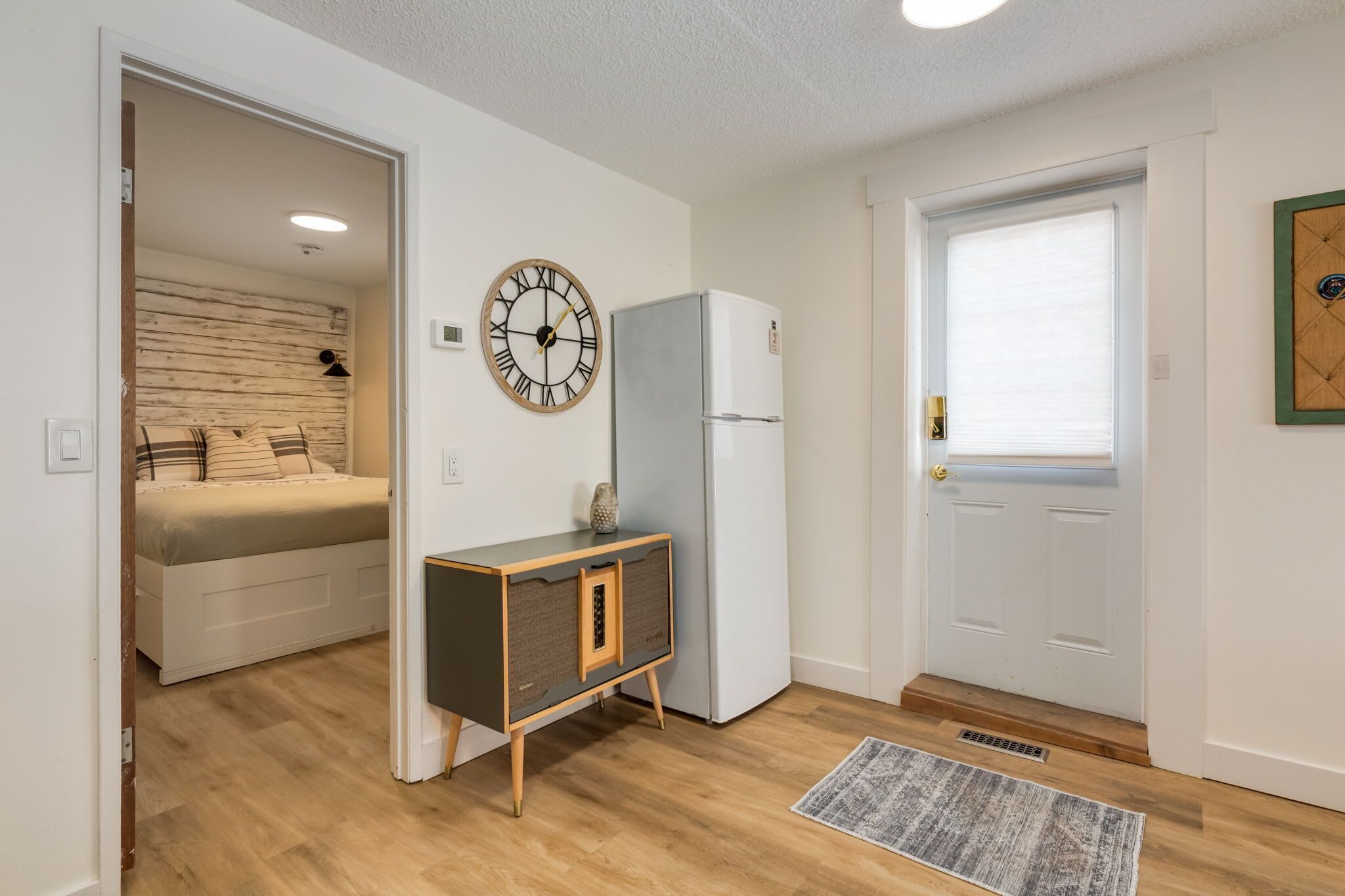 1 slaapkamer, een bureau, een strijkplank/strijkijzer, wifi