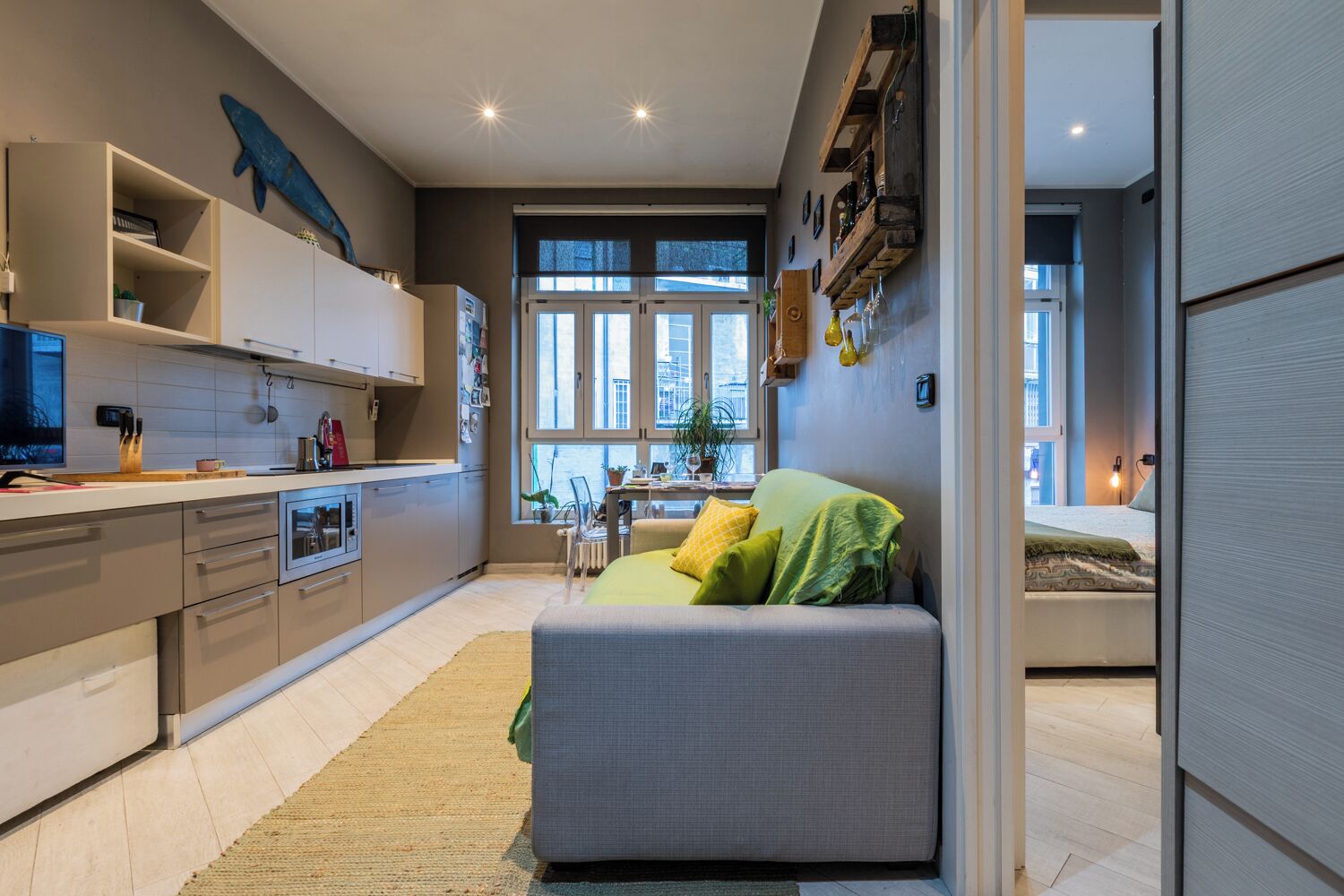 Apartment, 1 Double Bed, Pets allowed | Living area | 30-inch TV with satellite channels