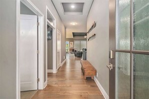 Interior - Modern Luxurious Living Omahas best w/ King Bed (Papillion)