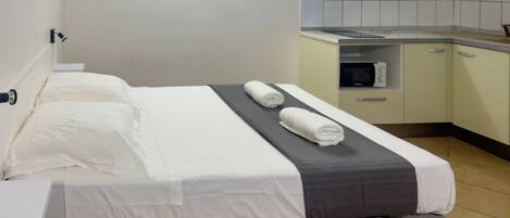 Bügeleisen/Bügelbrett, kostenloses WLAN, Bettwäsche