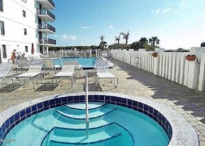 Piscine extérieure, piscine chauffée