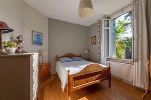 3 habitaciones, tabla de planchar con plancha y wifi gratis 