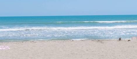 Chaise longue, serviettes de plage