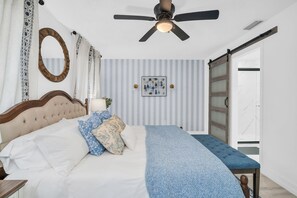 5 slaapkamers, een strijkplank/strijkijzer, reisbedje, wifi