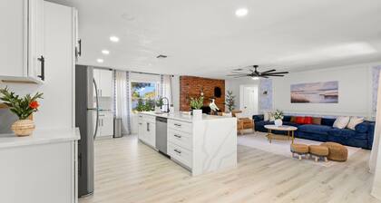 5BR Family Pool Villa By Eagle Park!