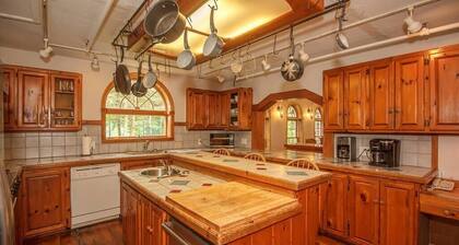 The Mahogany. Outside hot tub, Indoor pool,&Game R