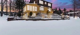 The Mahogany. House near Mt Snow | Hot Tub | Pool