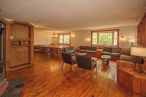 TV, fireplace, books, offices