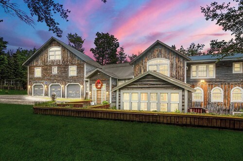 The Rosewood. Outdoor Hot tub. Indoor H pool& more