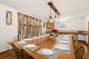 Dining - 12BR Villa Near Mount Snow  Sleeps 32  Hot Tub & Indoor Pool (West Dover)
