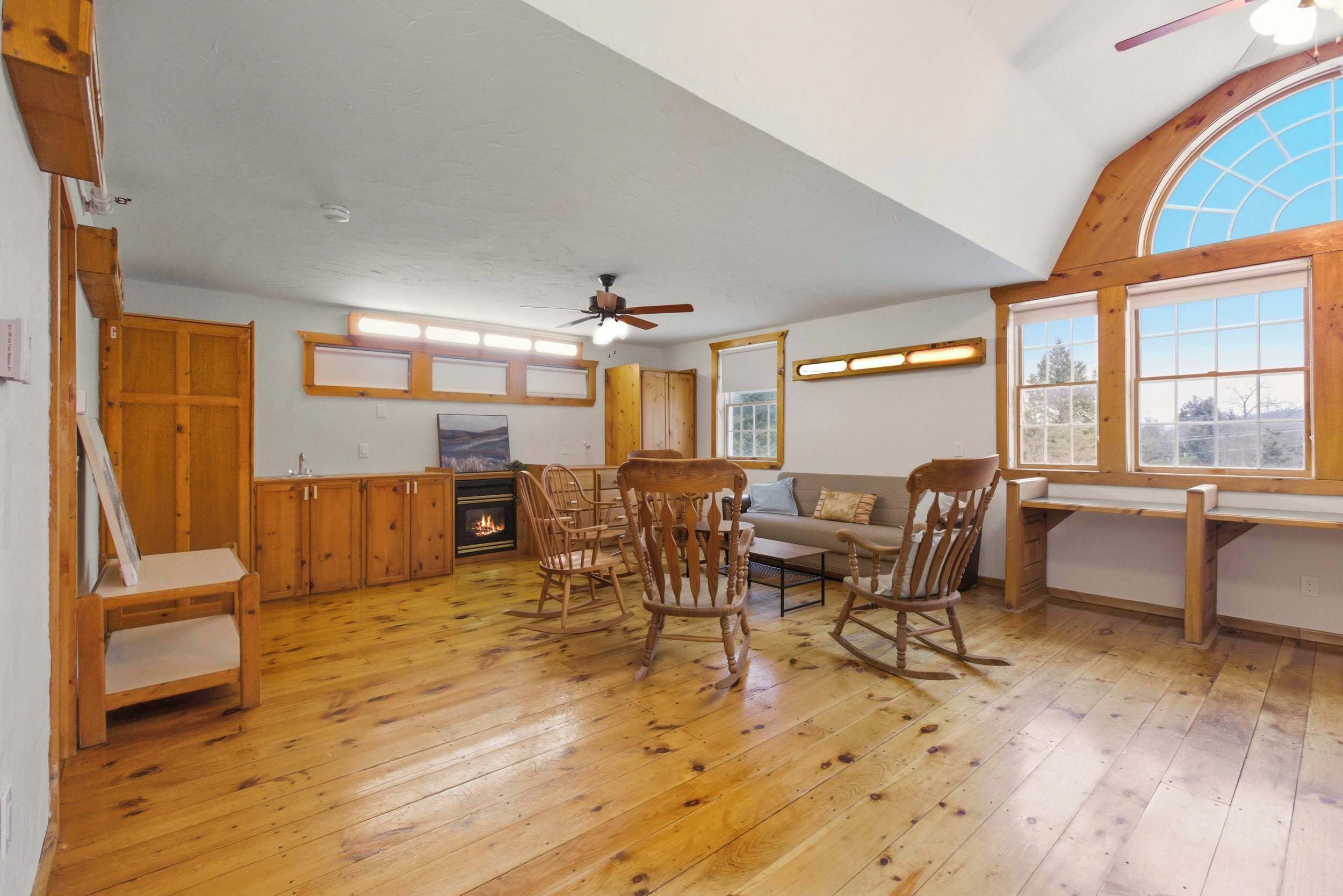 TV, fireplace, books, offices