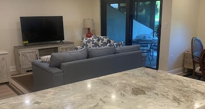 ATTENTION GOLF LOVERS / HAMMOCK BAY GOLF COURSE, NAPLES FL./ CLOSE TO BEACHES