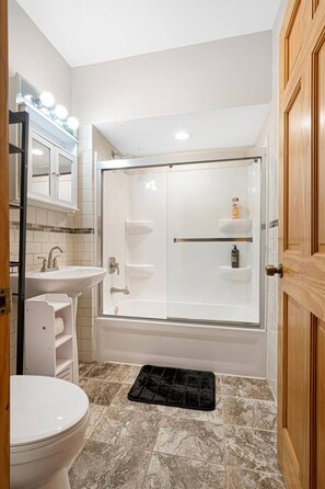 Douche, sĂšche-cheveux