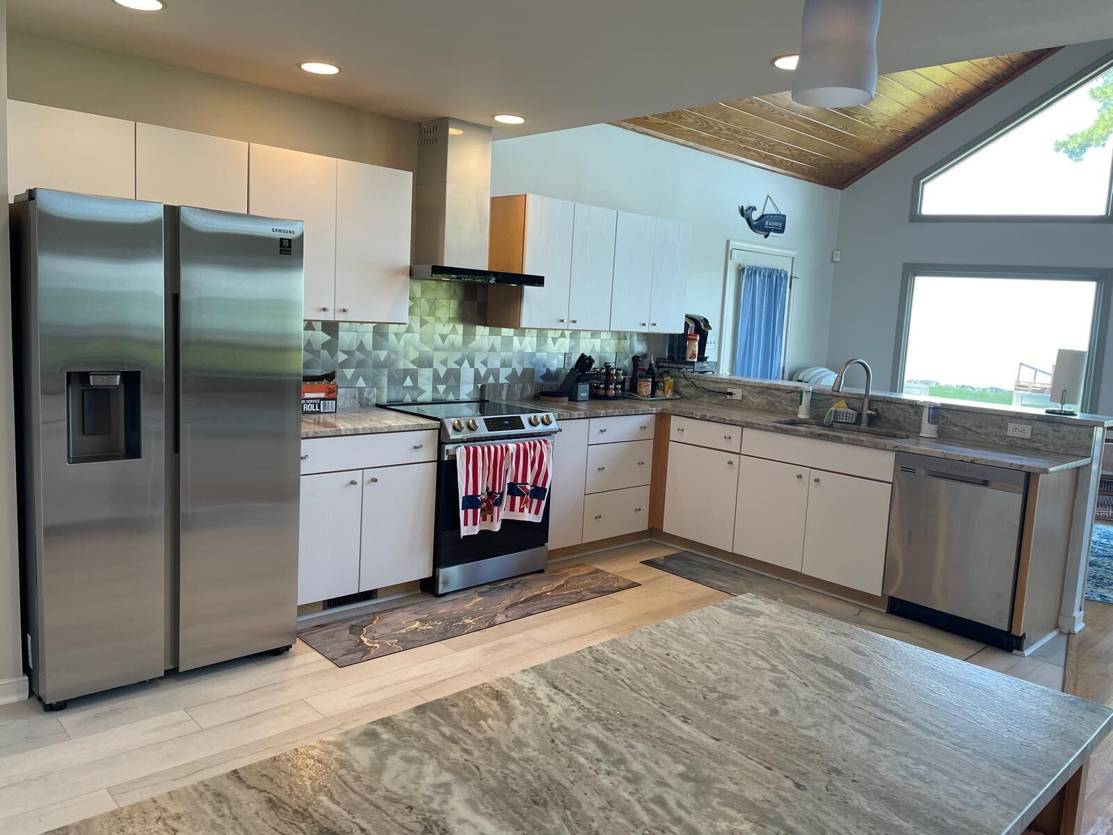 冰箱、微波炉、烤箱、炉灶