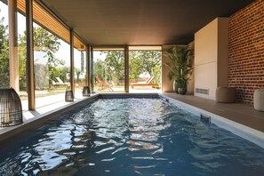 Exercise/lap pool