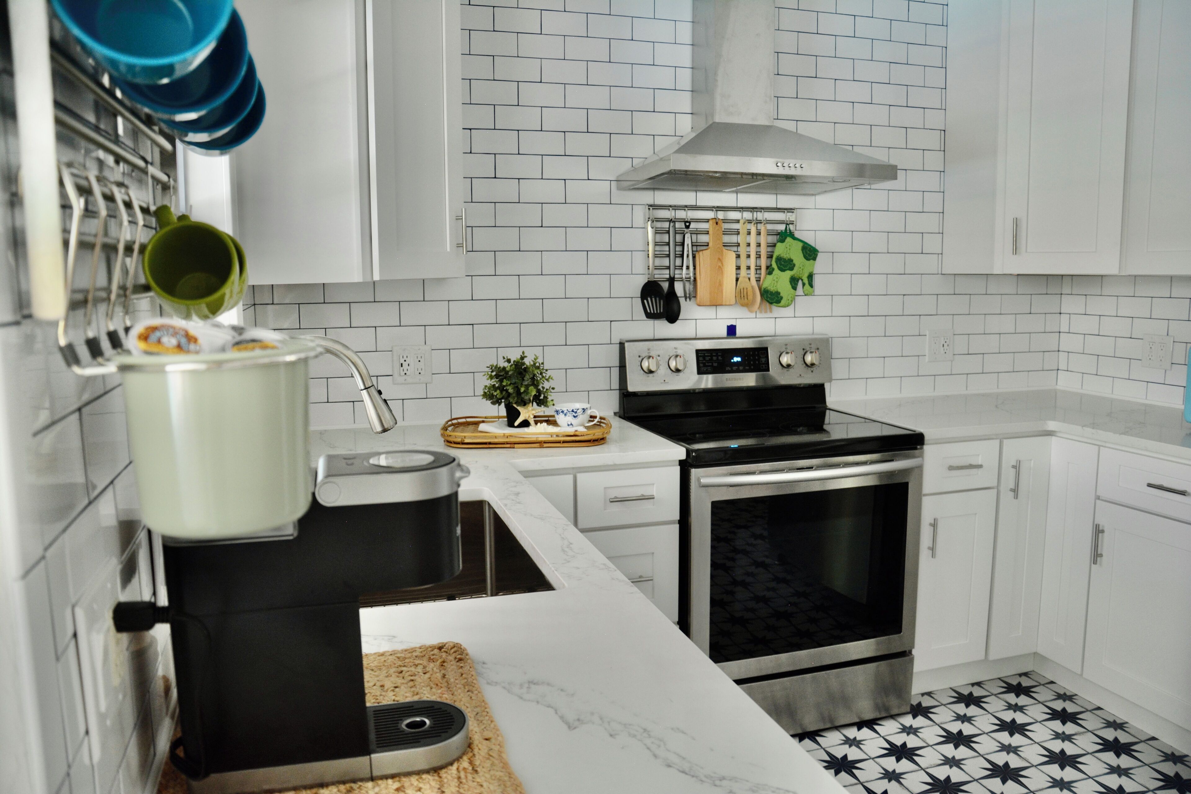 冰箱、微波炉、烤箱、炉灶