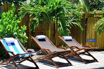 3-bedroom tropical pool house,Near Cruise Terminals, Beaches, Disney, KSC