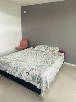 1 bedroom, iron/ironing board, WiFi, bed sheets