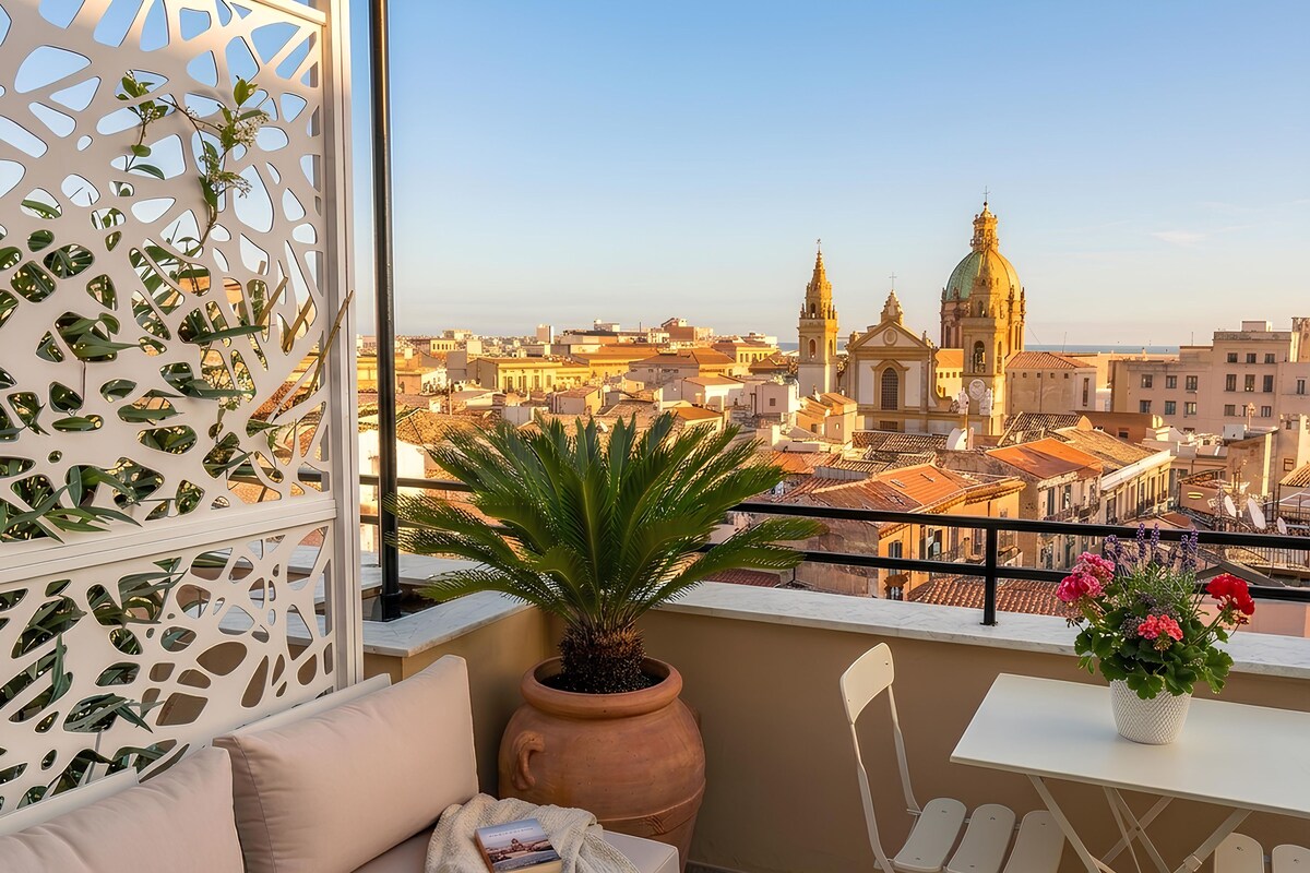 Panoramic Townhome, City View | Terrace/patio