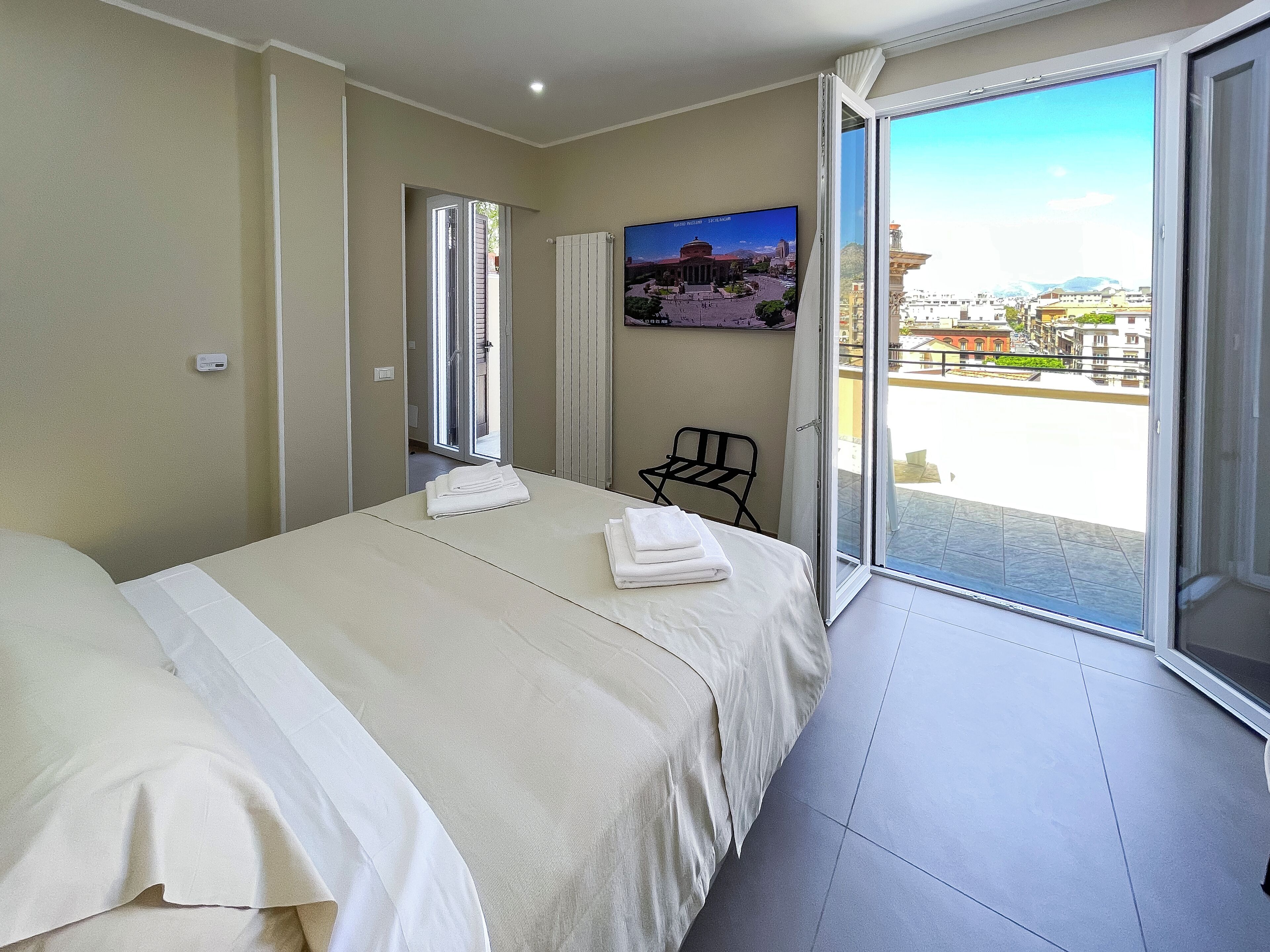 Habitación doble Deluxe, vista a la ciudad | Wifi gratis 