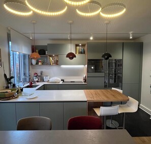 Fridge, microwave, oven, dishwasher