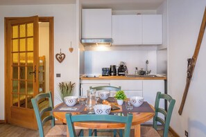 Fridge, microwave, coffee/tea maker