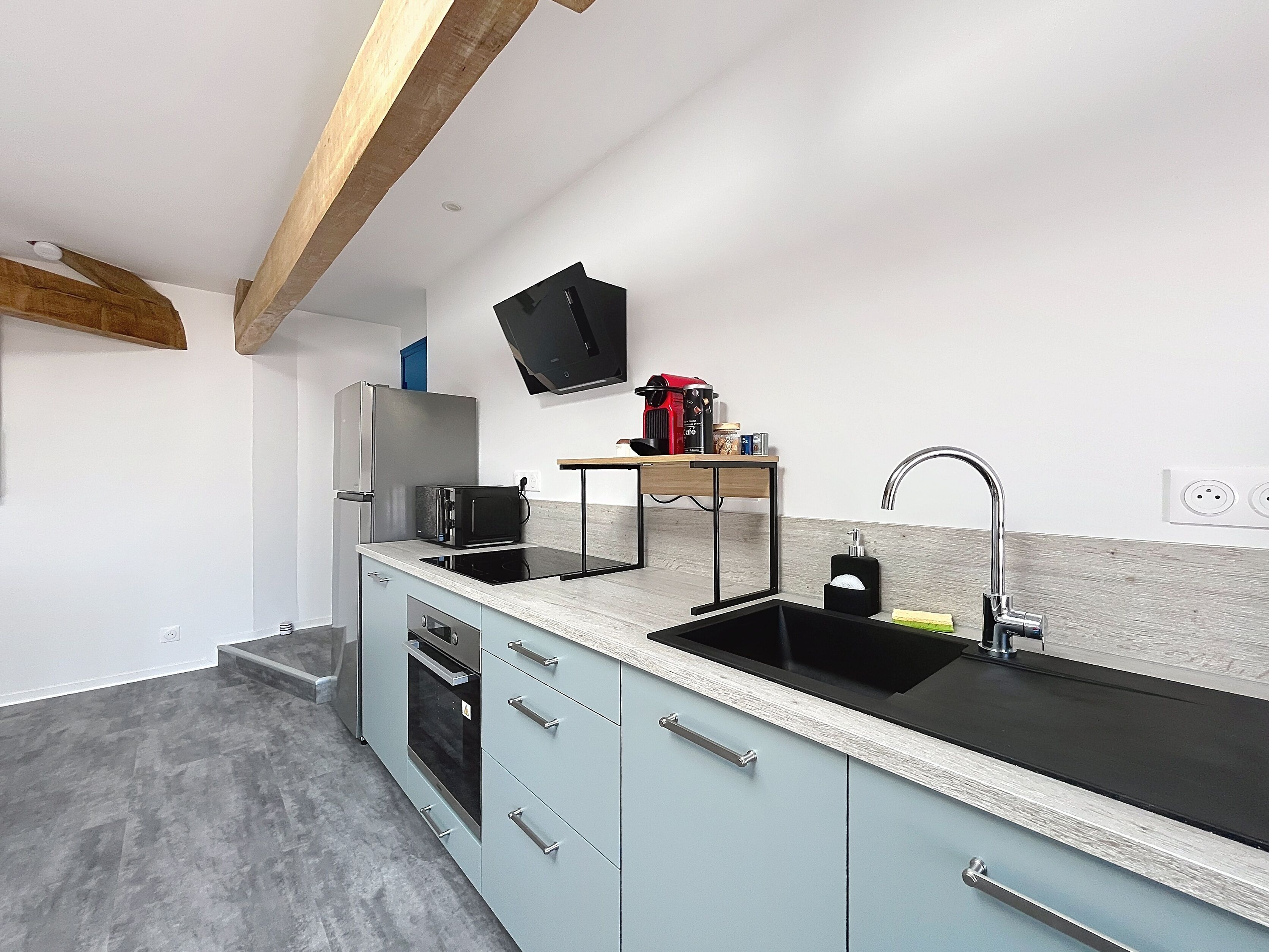 Kühlschrank, Mikrowelle, Ofen, Herdplatte