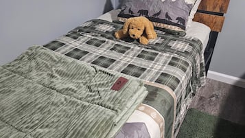 8 habitaciones, tabla de planchar con plancha, internet y ropa de cama