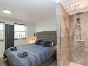 4 bedrooms, individually decorated, individually furnished