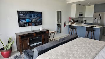 1 bedroom, in-room safe, desk, iron/ironing board
