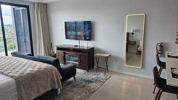1 bedroom, in-room safe, desk, iron/ironing board