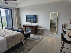1 bedroom, in-room safe, desk, iron/ironing board