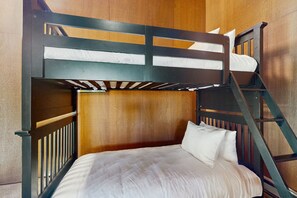3 bedrooms, Internet, bed sheets