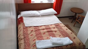 Comfort Double Room, Resort View | Free WiFi - Sadili Oval B & B (Nairobi)