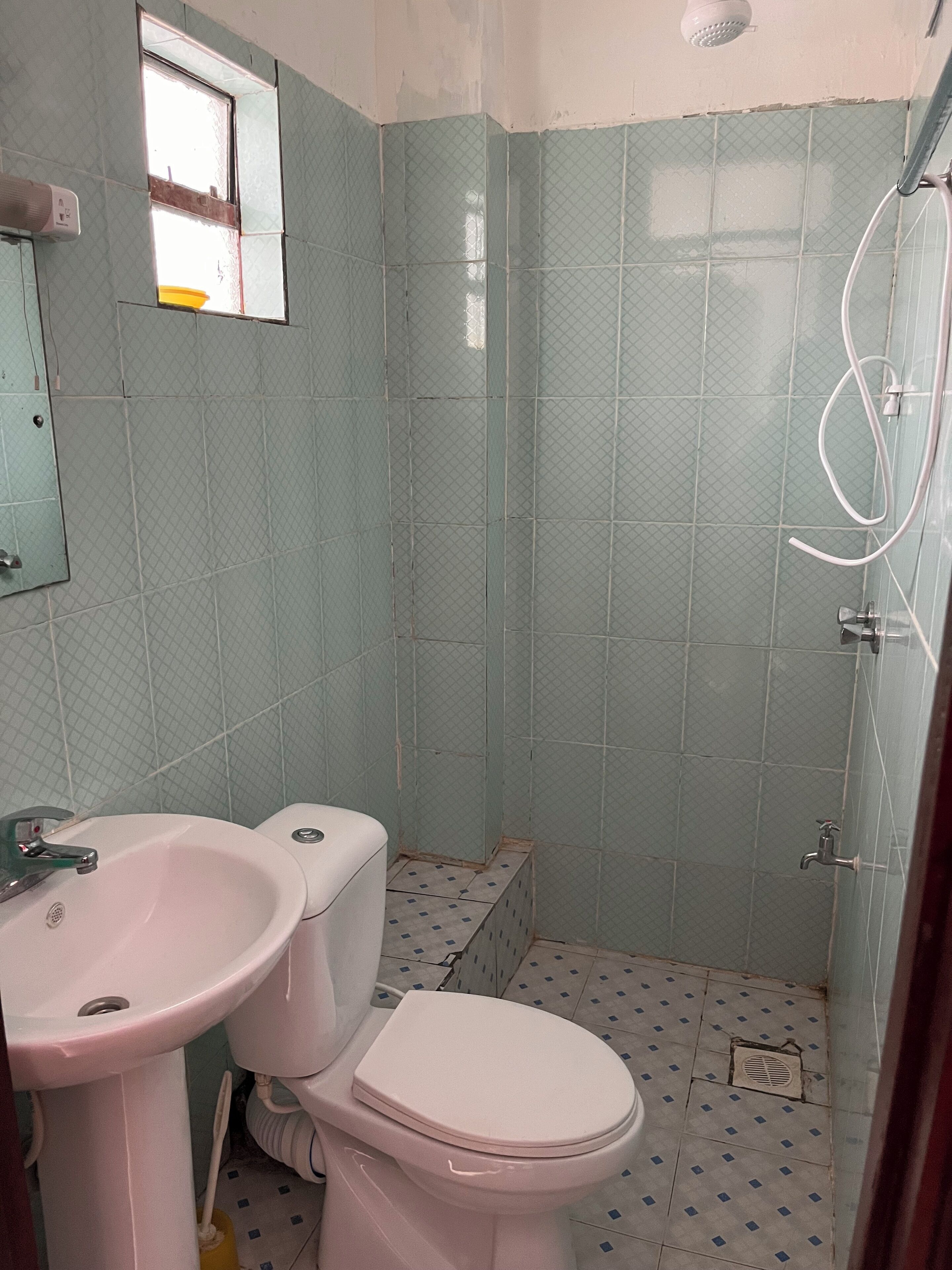 Shower, towels, soap, shampoo