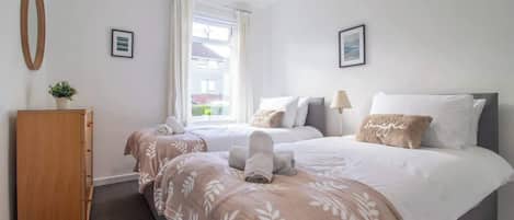 3 habitaciones, tabla de planchar con plancha y wifi gratis