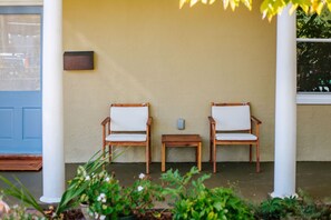 Terrace/patio - The Green House: Short and Midterm + Walk to UVA (Charlottesville)