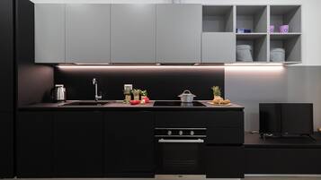 Lejlighed (1 Bedroom) | Privat køkken | Ovn, elkedel, højstol