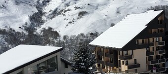 Les Ménuires, on skis