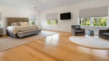 7 bedrooms, internet, bed sheets