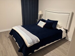 2 bedrooms, free WiFi, bed sheets - 2 bedroom, 2.5 Townhome in charming Trinity with privacy & close to Interstate (Trinity)