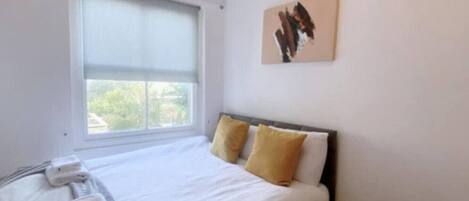 2 bedrooms, iron/ironing board, Internet