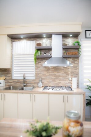 Casa familiar, 3 habitaciones | Cocina privada