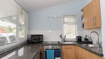 Køkkentøj/tallerkener/redskaber