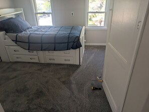 3 bedrooms, bed sheets