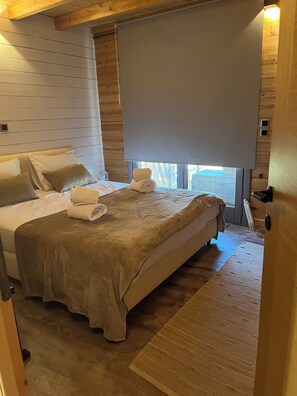 4 bedrooms, Internet, bed sheets